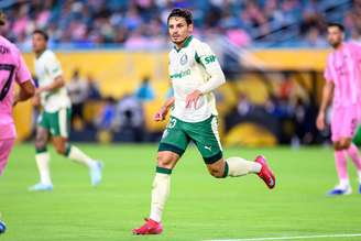 Raphael Veiga (Palmeiras) durante jogo contra o Inter Miami, no dia 23.06.2025