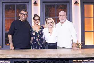 Da esquerda para a direita: Jefferson Rueda ,Renata Vanzetto, Ana Maria Braga e Alex Atala, para o 'Chef de Alto Nível'
