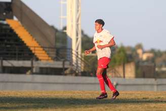 Lucas Rosa, jogador do time sub-17 do Red Bull Bragantino. 