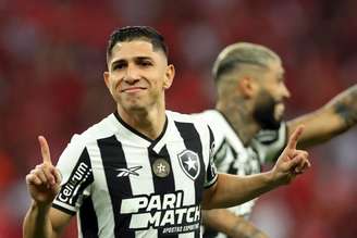 Savarino em ação pelo Botafogo