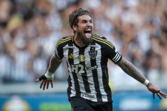 Lyanco em campo pelo Atlético-MG