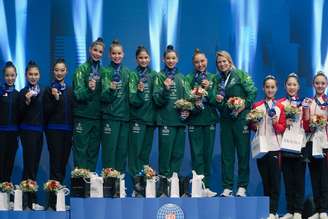 Seleção de Conjunto é campeã geral da Copa do Mundo de Milão, na Itália