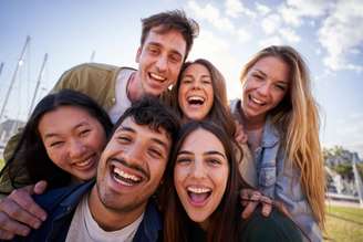 As amizades contribuem para o bem-estar emocional