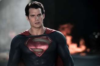 Henry Cavill como 'Superman' no filme 'O Homem de Aço', de 2013. Warner Bros. Pictures / Divulgação.