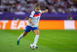 Lucy Bronze (Inglaterra) durante jogo contra a Suécia, no dia 18.07.2025