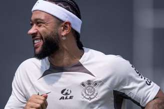 Memphis Depay em ação pelo Corinthians