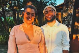 Francisco Gil e a mãe, Preta Gil. Filho acompanhou traslado do corpo da cantora até o Brasil