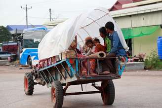 Ao menos 1,5 mil civis também deixaram a província de Oddar Meanchey, no Camboja