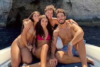 Filhos de Ronaldo Fenômeno posam juntos na Espanha