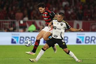 Pedro, do Flamengo, contra o Atlético-MG