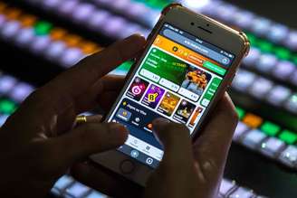 Apostas são usadas como forma de fuga dos problemas ou para gerar adrenalina, explica psicóloga