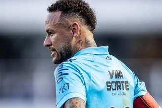 Neymar durante treino pelo Santos