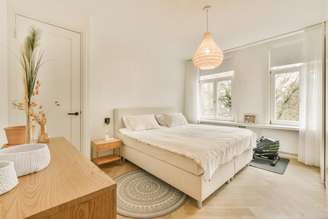 Um quarto bonito, iluminado e que remete ao conforto pode favorecer a qualidade da sua relação amorosa, de acordo com o Feng Shui