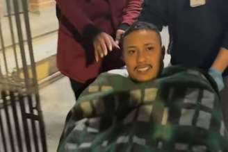 O cantor João Igor teve alta hospitalar após ser baleado e passar por cirurgia