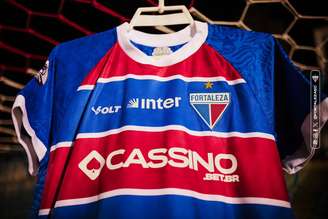 Camisa do Fortaleza com o novo patrocínio da Cassino. 