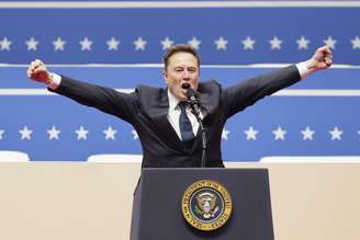 Proximidade de Musk com extrema direita abalou vendas da Tesla