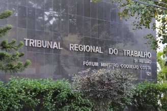 O trabalhador entrou com uma ação judicial pedindo a anulação da justa causa, mas teve o pedido negado