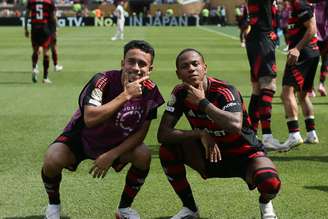 Wallace Yan e Matheus Gonçalves após vitória sobre o Chelsea no Mundial de Clubes