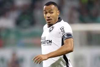 Marlon Freitas em ação pelo Botafogo