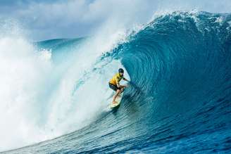 Yago Dora estreia com a lycra amarela no Lexus Tahiti Pro, última etapa antes do WSL Finals