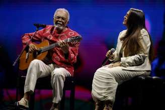 SÃO PAULO - 26/04/2025 - Gilberto Gil chora durante participação da filha Preta Gil durante show no Allianz Parque.