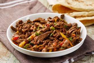 Refogado de fígado com legumes