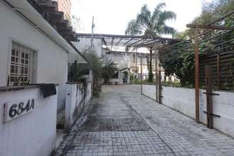 Prefeitura vai ‘vender’ travessa nos Jardins. Fotos da Travessa Engenheiro Antônio de Souza Barros Júnior, travessa da Alameda Lorena.