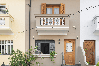 É necessário pensar com cuidado antes de reformar ou demolir uma casa Projeto: Atelier Paulo Tripoloni |