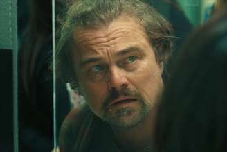Em novo filme de Paul Thomas Anderson, ator Leonardo DiCaprio interpreta ex-revolucionário que quer encontrar a filha raptada