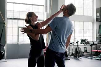 Técnicas de defesa pessoal aumentam a segurança e a capacidade de reação em situações de risco