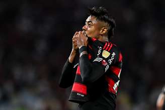 Bruno Henrique celebra o seu gol para o Flamengo no primeiro tempo. Mas ficou mesmo no 1 a 0