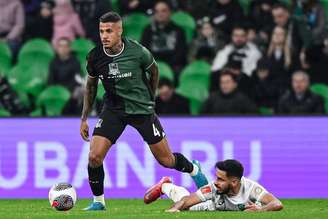 Diego Costa em ação com a camisa do Krasnodar