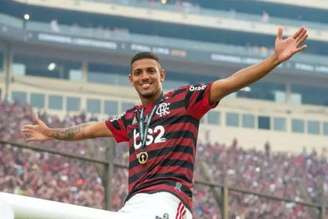 Vinicius Souza em ação pelo Flamengo