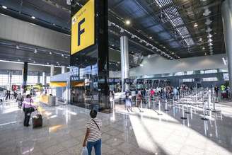 Vista parcial da área de embarque do Terminal 3 do Aeroporto Internacional de São Paulo, em Guarulhos, na Grande São Paulo.