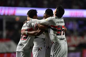 São Paulo comemora gol contra o Atlético Nacional