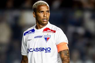 Deyverson em ação pelo Fortaleza