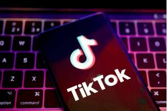 Ilustração com logo do TikTok 
 22/8/2022   REUTERS/Dado Ruvic