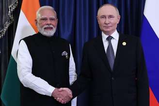 Modi e Putin durante cúpula na China