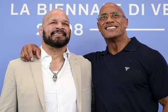Mark Kerr ao lado de The Rock em Veneza, na Itália