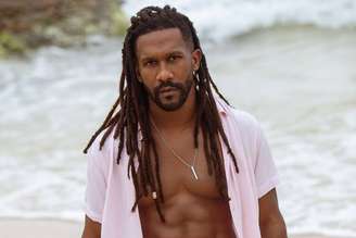 André Luiz Miranda exibe físico nas redes sociais