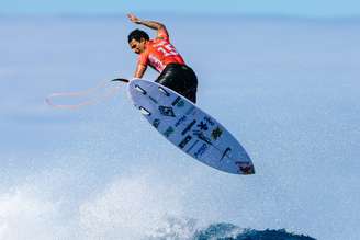 Italo Ferreira cai no segundo round do WSL Finals. 