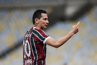 Ganso tem poucos minutos em campo com Renato –