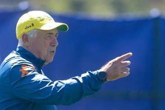 Carlo Ancelotti comanda treino da seleção brasileira na véspera do jogo com o Chile, na Granja Comary.
