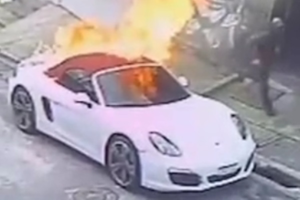 Porsche foi incendiado por criminosos em SP