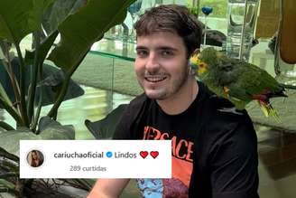 João Augusto Liberato posa com Loro, seu papagaio