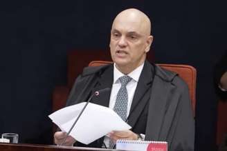 Juiz não deve ser "samambaia" e não fazer perguntas durante o julgamento, segundo Moraes