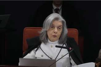 A ministra Cármen Lúcia, do STF, durante voto no julgamento da trama golpista, nesta quinta-feira, 11