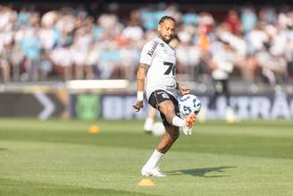 Neymar passou pelo Al-Hilal após deixar o PSG e agora veste a camisa do Santos.