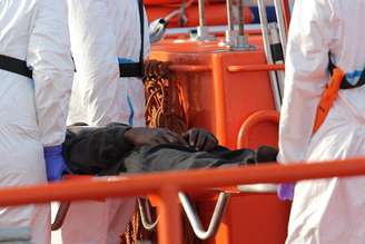 Embarcação que estava na costa da Líbia levava aproximadamente 75 refugiados sudaneses