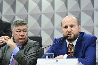 Nelson Wilians é interrogando pela Comissão Parlamentar Mista de Inquérito (CPMI) do INSS